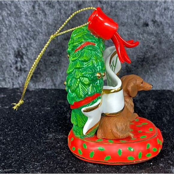 Danbury Mint Dachshund Joy Wreath & Dog 2005 Christmas Ornament & Box READ - Picture 2 of 8